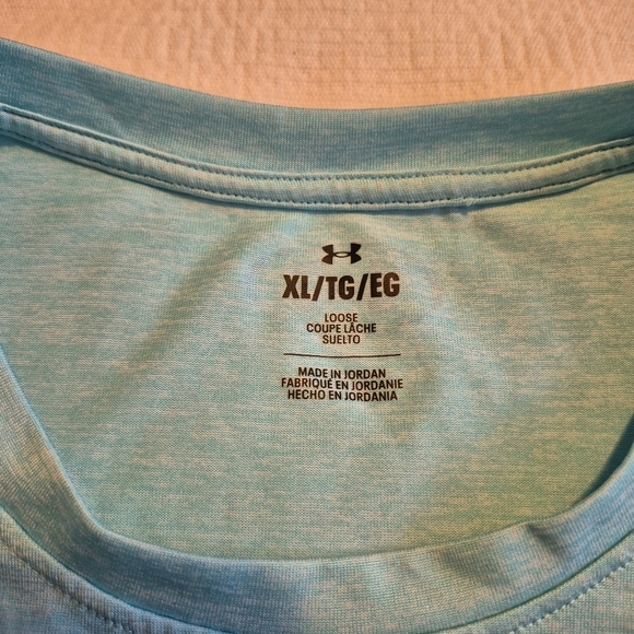 Under Armour women's size XL loose fit light blue short sleevd shirt EUC - Picture 2 of 3